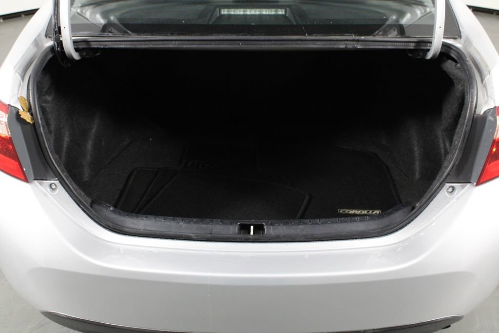 Used 2019 Toyota Corolla LE FWD image 18