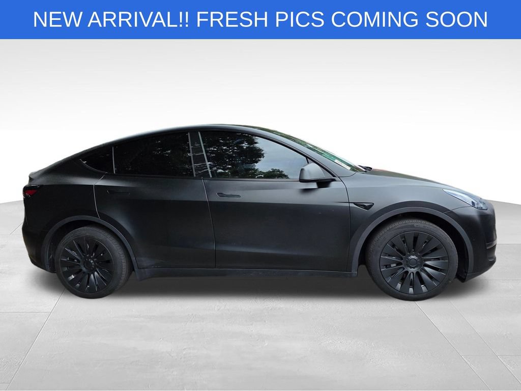 Used 2024 Tesla Model Y Long Range AWD/4WD image 3