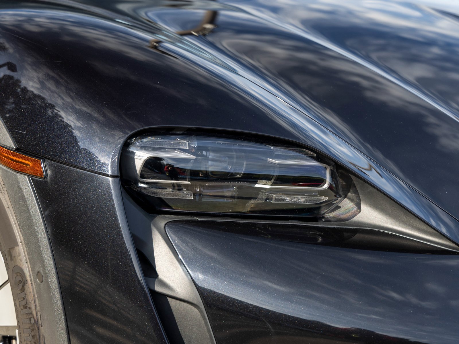 Certified 2022 Porsche Taycan 4 Cross Turismo image 14