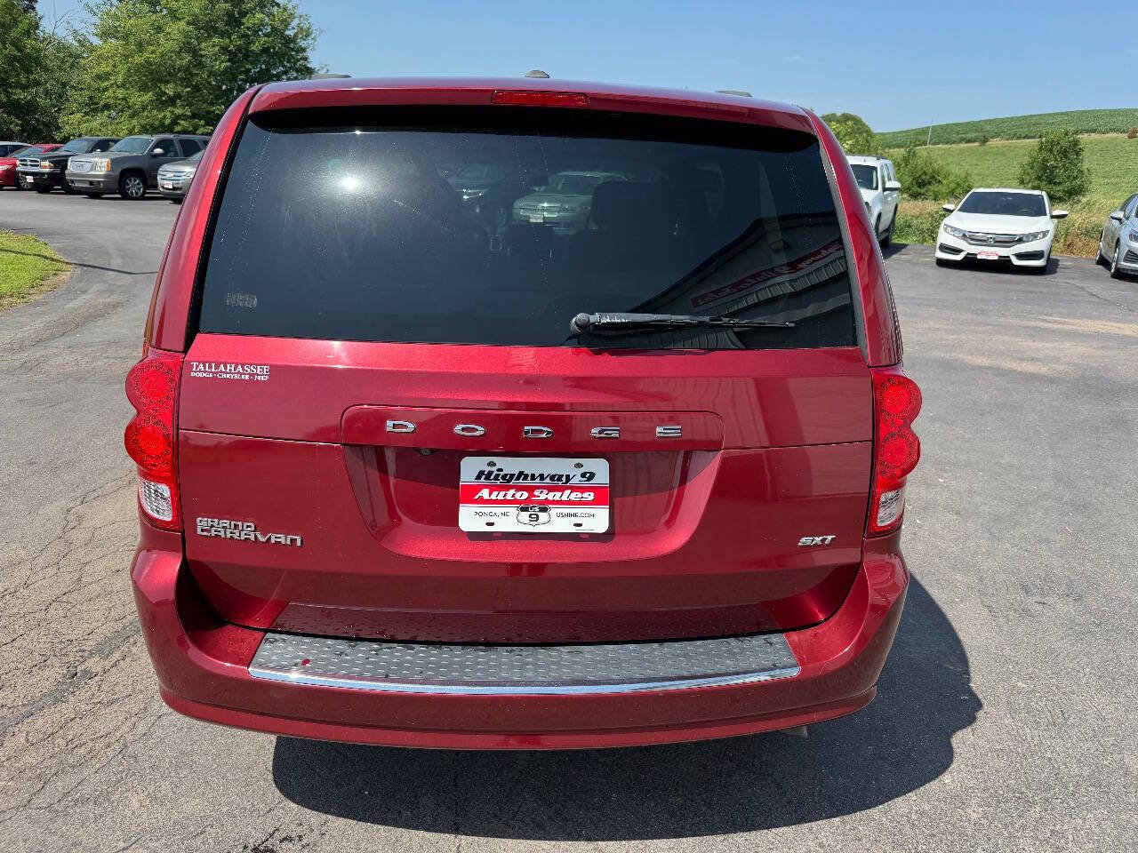 Used 2016 Dodge Grand Caravan SXT FWD image 4