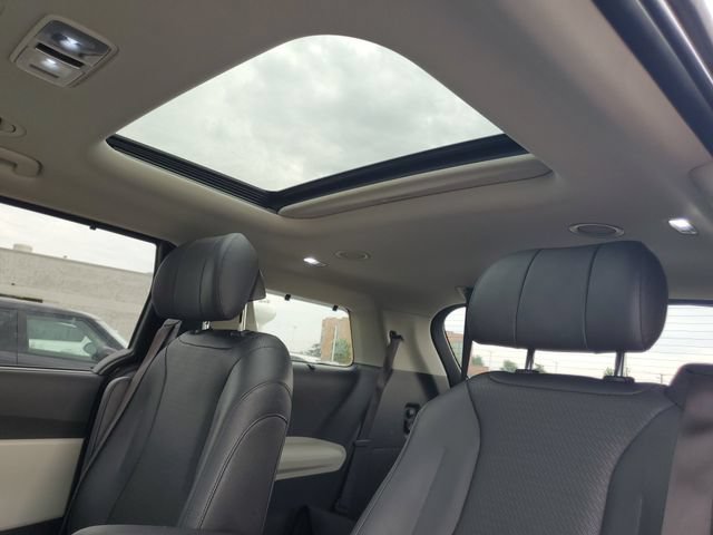 Certified 2024 Kia Carnival SX Prestige FWD image 11