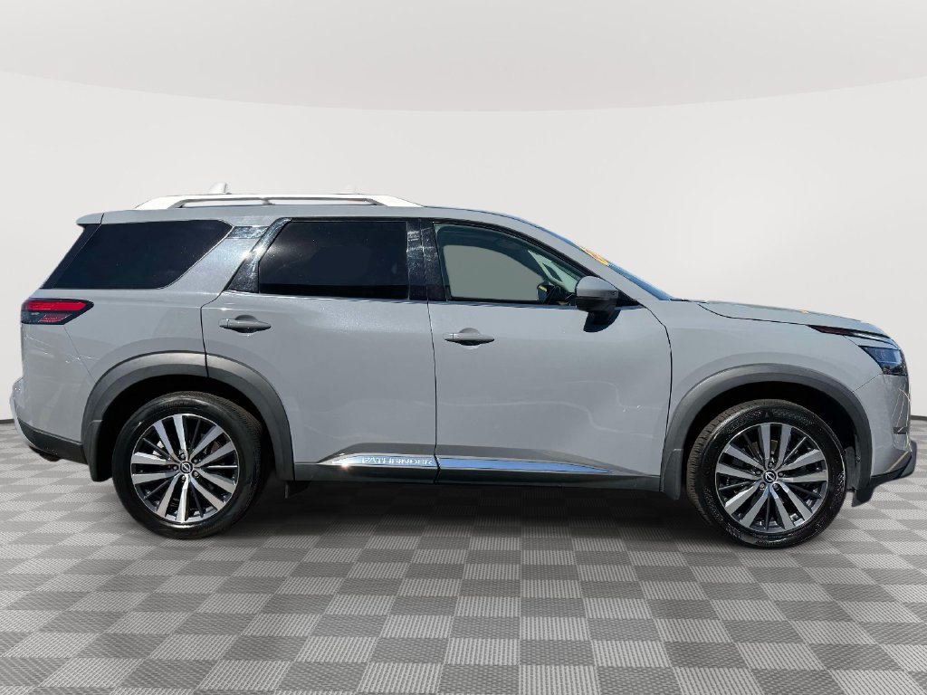 Used 2022 Nissan Pathfinder Platinum w/ Cargo Package AWD/4WD image 4