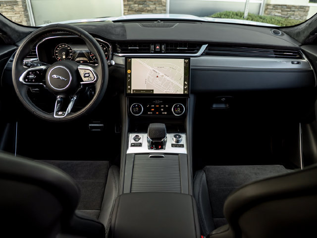 New 2026 Jaguar F-PACE SVR AWD/4WD image 19