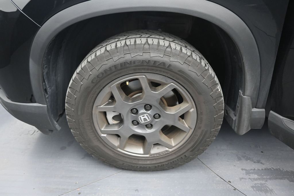 Used 2025 Honda Pilot TrailSport image 9