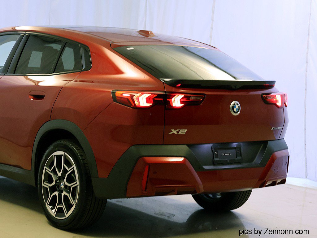 Certified 2026 BMW X2 xDrive28i AWD/4WD image 8