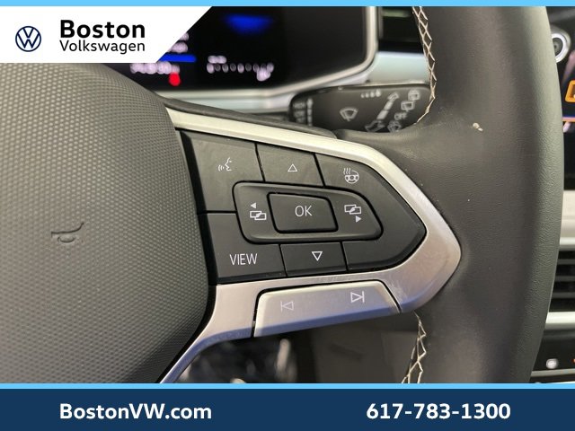Used 2025 Volkswagen Taos SE w/ Panoramic Sunroof Package image 12
