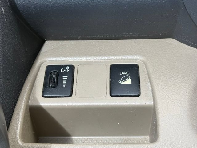 Used 2011 Toyota RAV4 Limited w/ Limited Extra Value Pkg AWD/4WD image 24