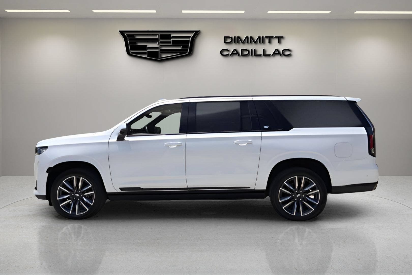 Used 2022 Cadillac Escalade ESV Sport w/ Touring Package AWD/4WD image 8