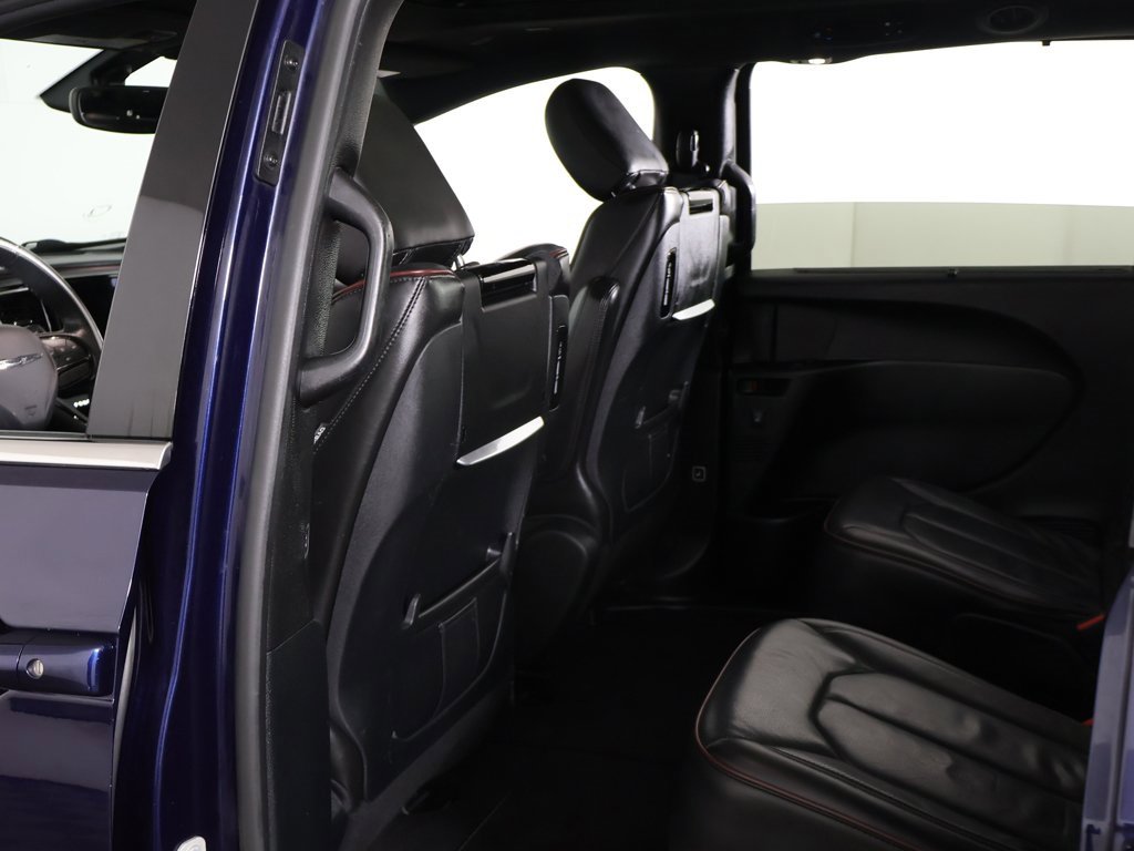 Used 2020 Chrysler Pacifica Limited image 27