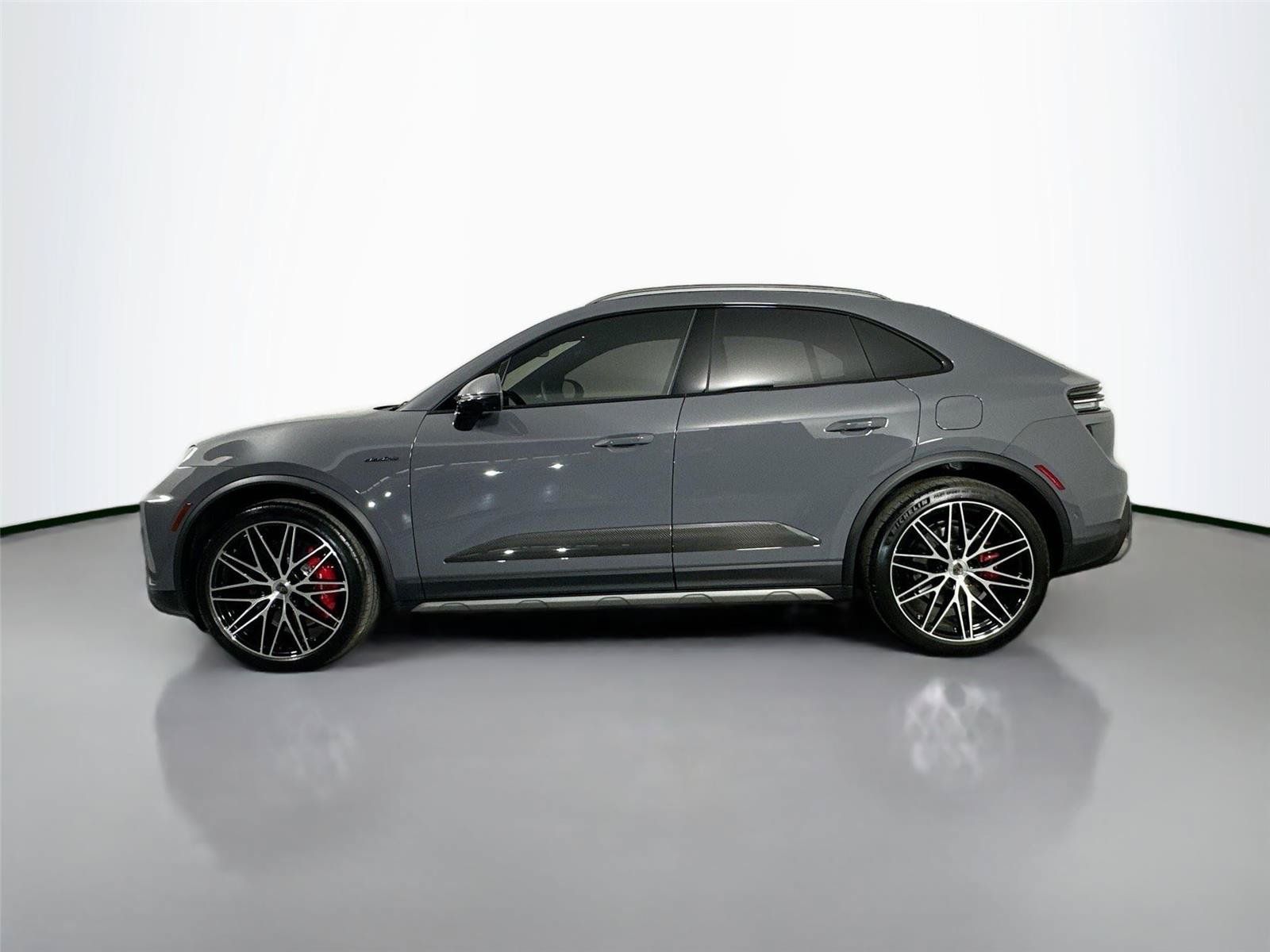 Certified 2025 Porsche Macan Turbo Electric AWD/4WD image 2