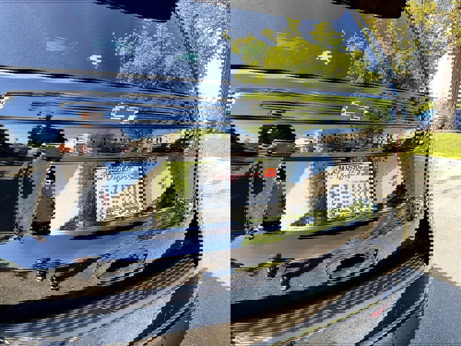 Used 2024 Chevrolet Suburban Z71 w/ Luxury Package image 10