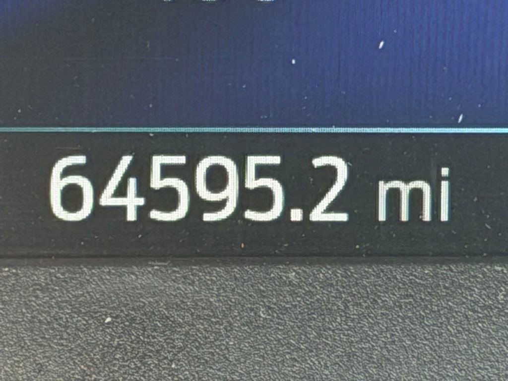 Used 2022 Ford Escape Titanium w/ Class II Trailer Tow Package image 19