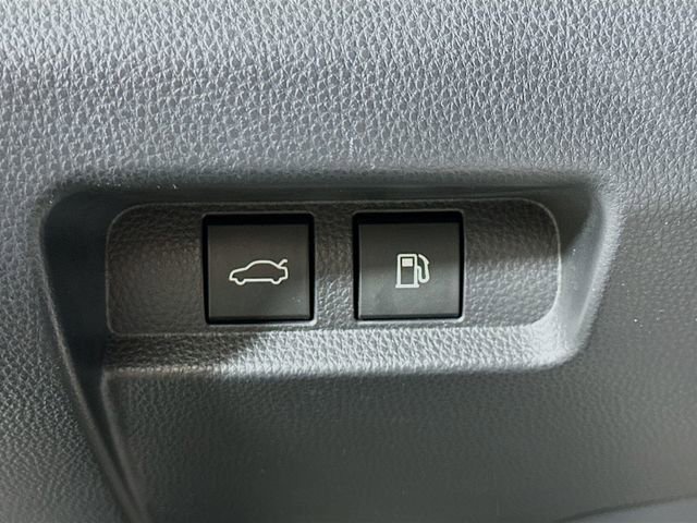 Used 2023 Toyota Crown XLE image 11