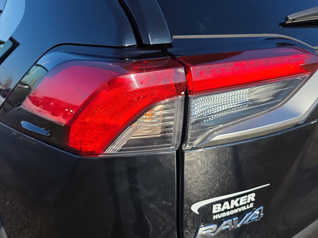 Used 2019 Toyota RAV4 Limited w/ Carpet Mat Package image 35