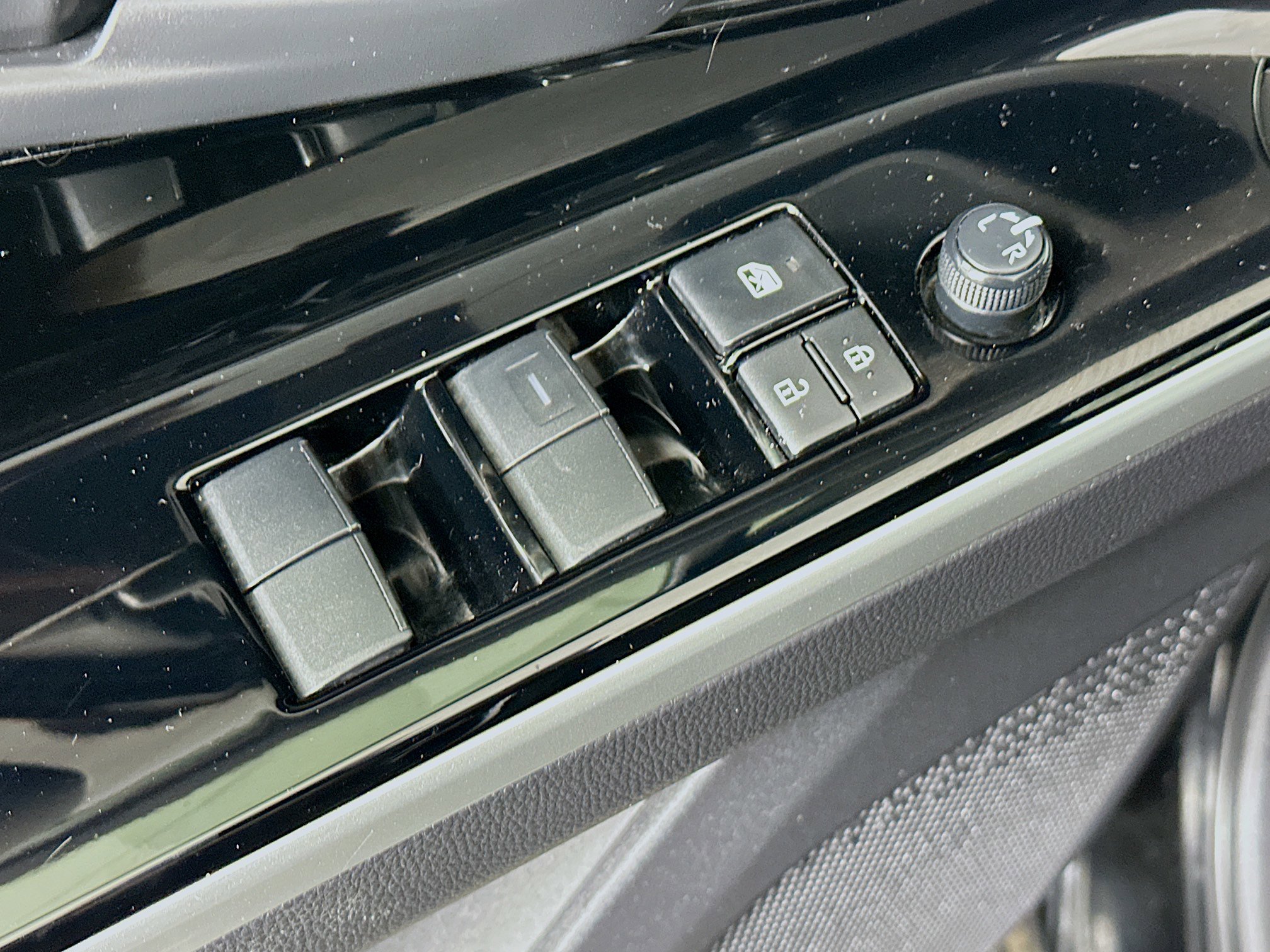 Used 2023 Toyota bZ4X XLE w/ Weather Package image 15