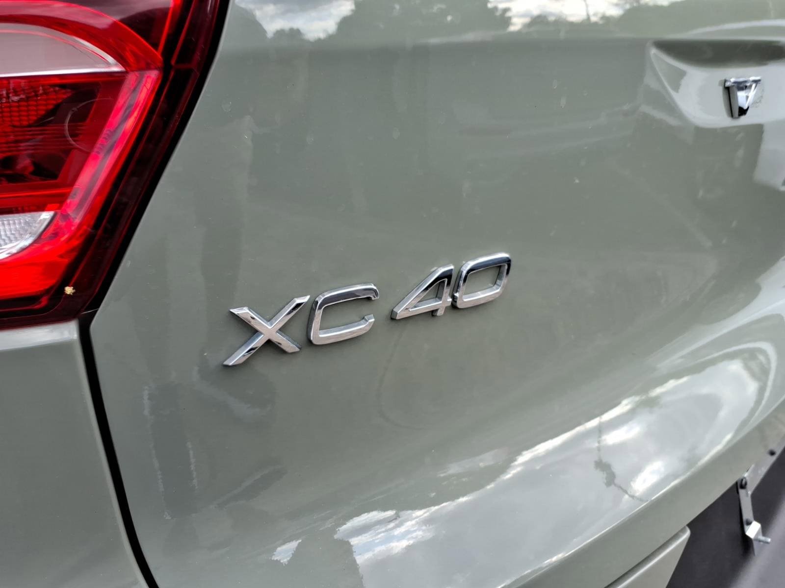 Certified 2023 Volvo XC40 B5 Plus w/ Protection Package Premier AWD/4WD image 9