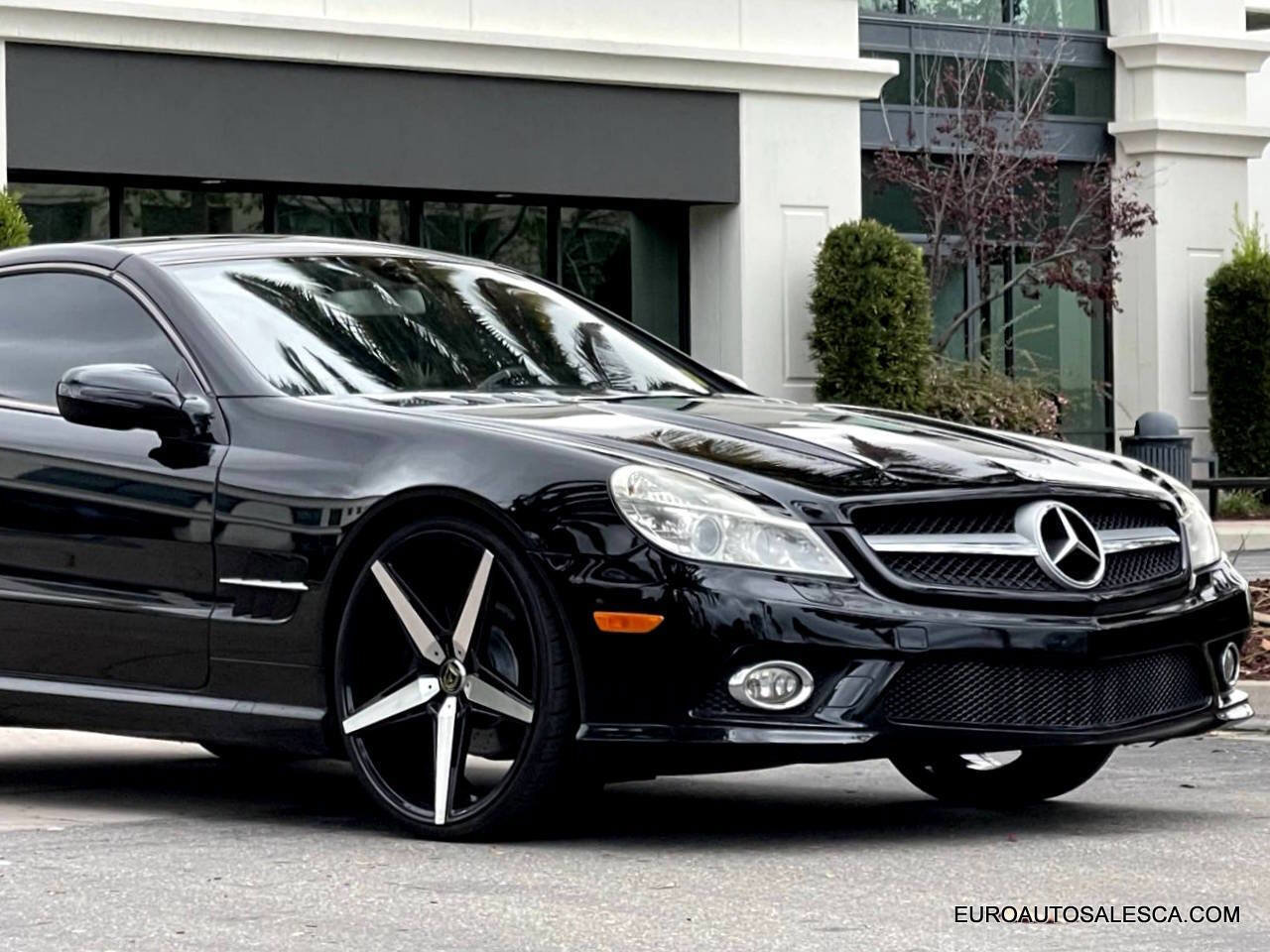 Used 2011 Mercedes-Benz SL 550 image 9