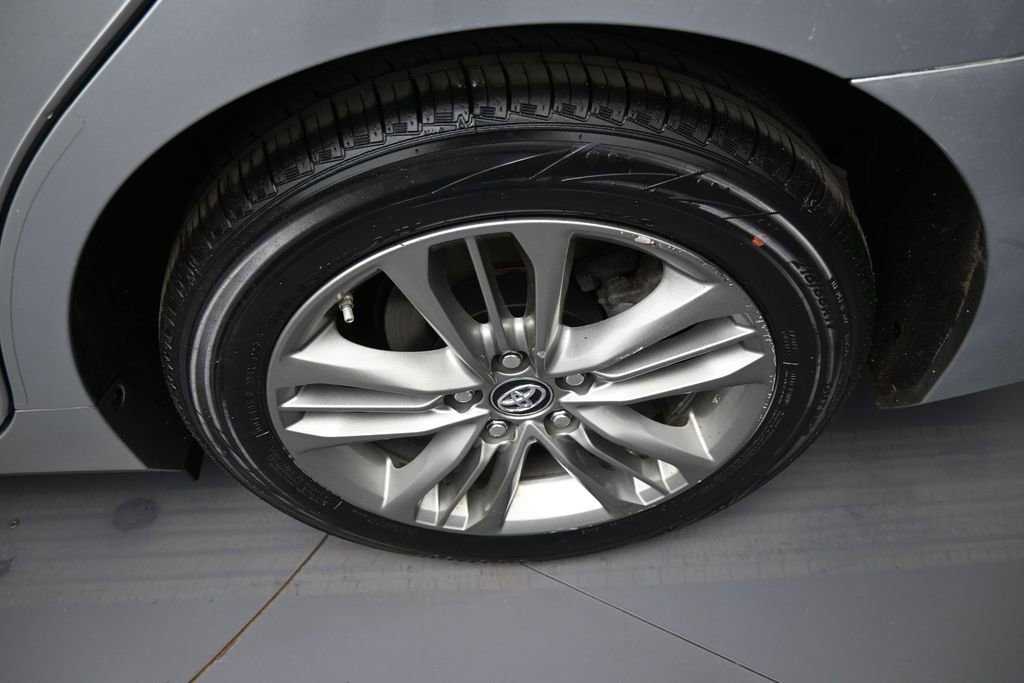 Used 2017 Toyota Camry SE w/ Protection Package (Q2) FWD image 15