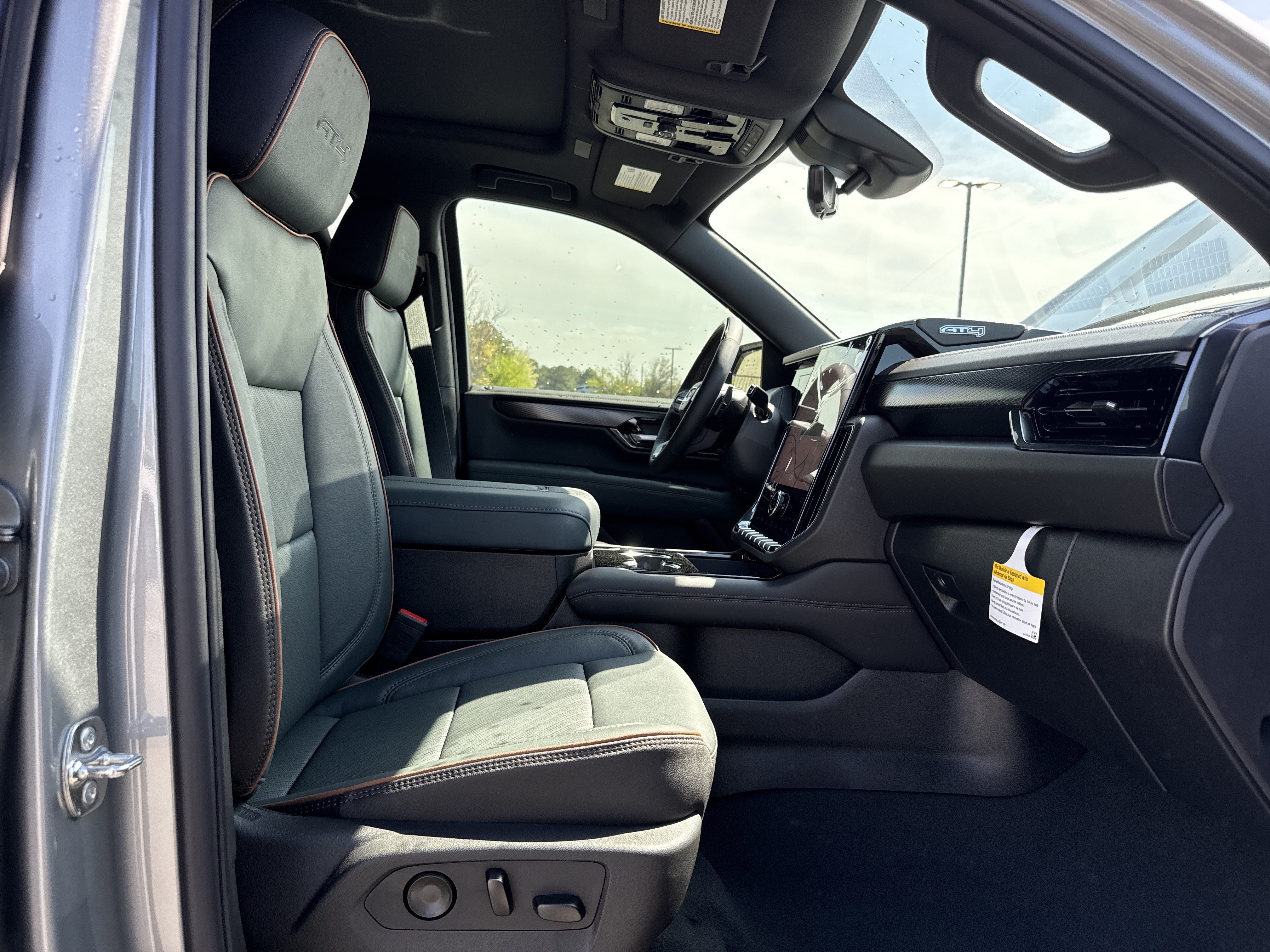 New 2026 GMC Yukon XL AT4 w/ AT4 Premium Plus Package AWD/4WD image 34
