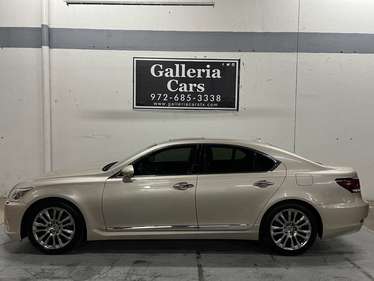 Used 2013 Lexus LS 460 image 1