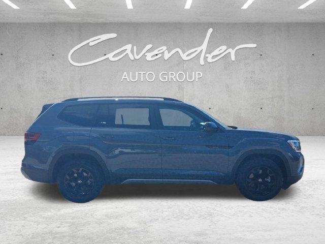 Used 2024 Volkswagen Atlas Peak Edition SE AWD/4WD image 21
