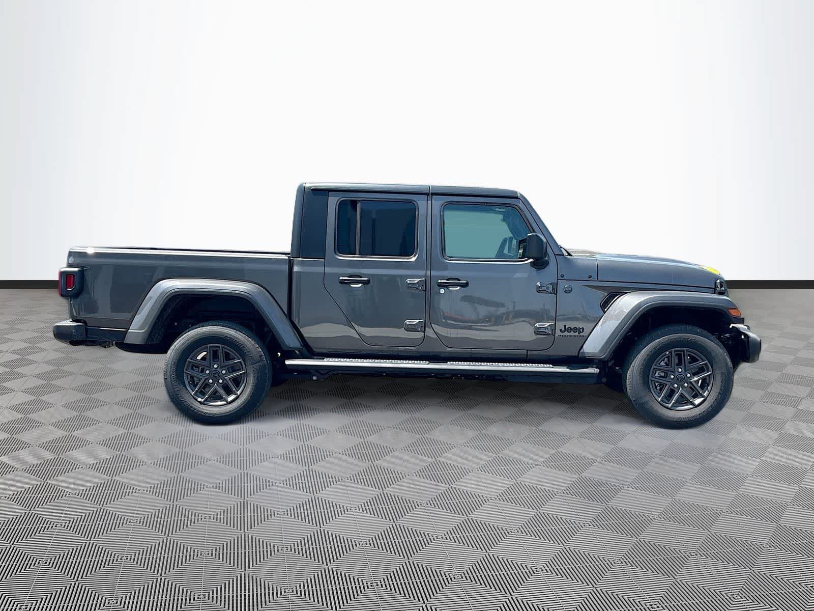 New 2026 Jeep Gladiator Sport AWD/4WD image 4