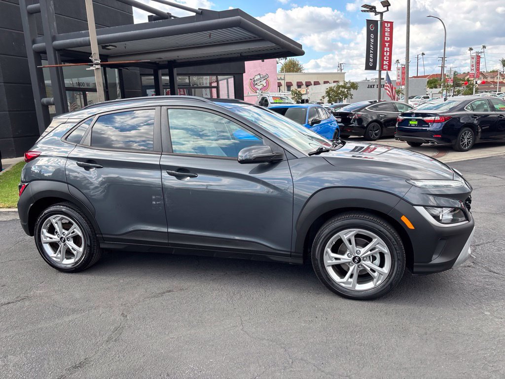 Used 2022 Hyundai Kona SEL FWD image 3