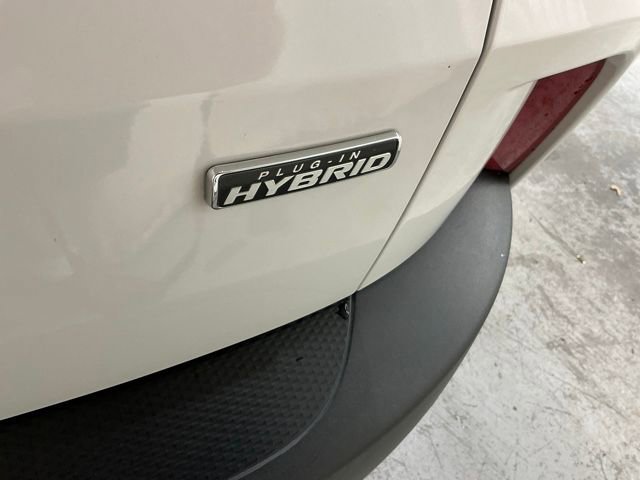 Used 2022 Ford Escape SEL w/ Technology Package FWD image 8