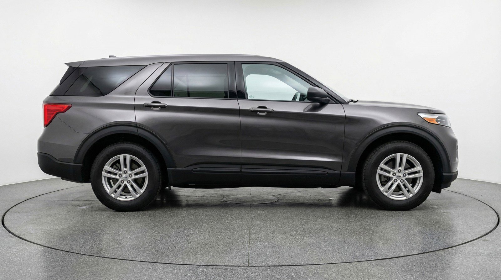 Used 2024 Ford Explorer XLT w/ Equipment Group 202A image 11