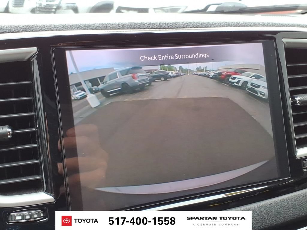 Used 2023 Chrysler Pacifica Touring-L FWD image 24
