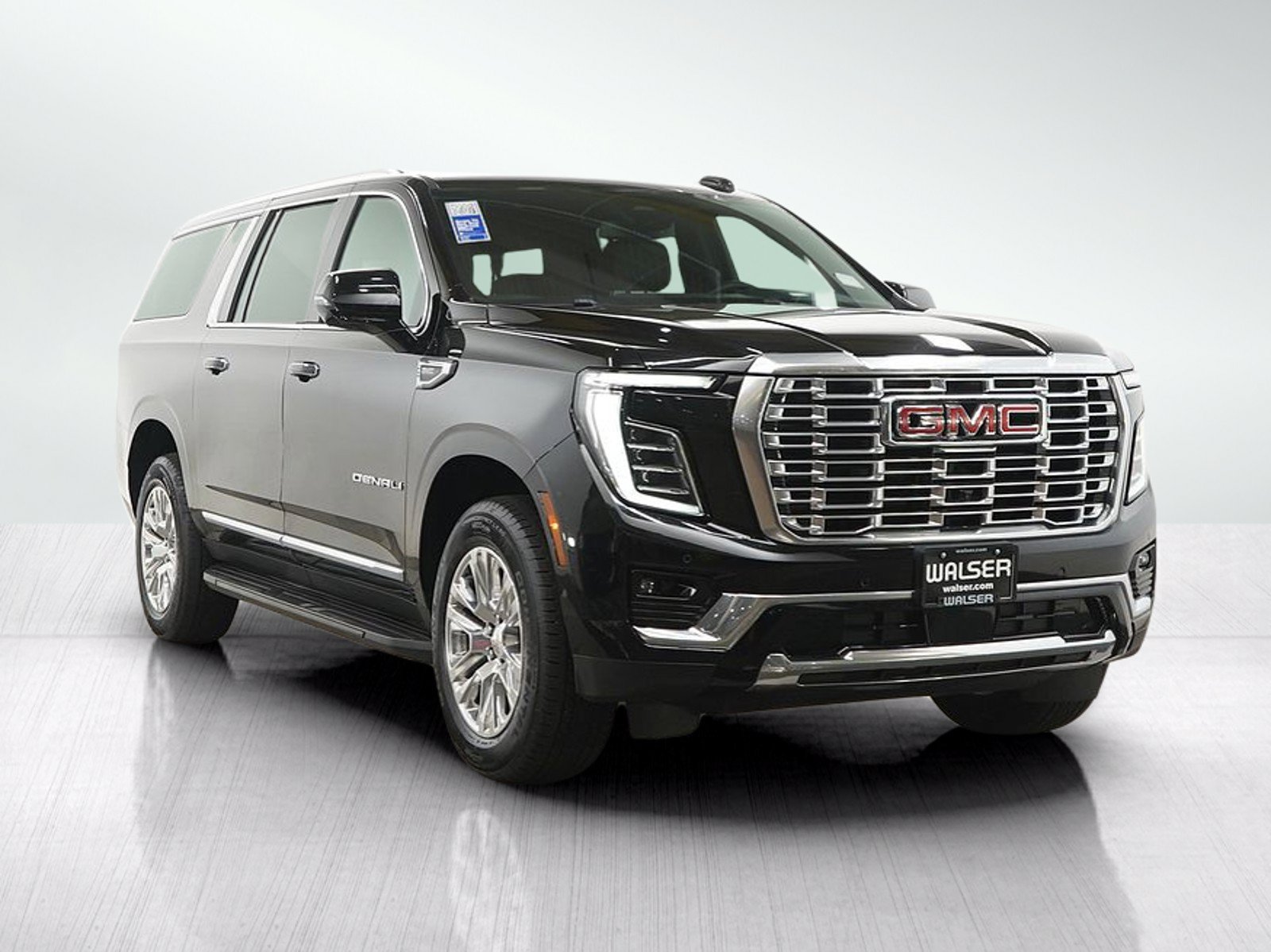 Used 2025 GMC Yukon XL Denali AWD/4WD image 7