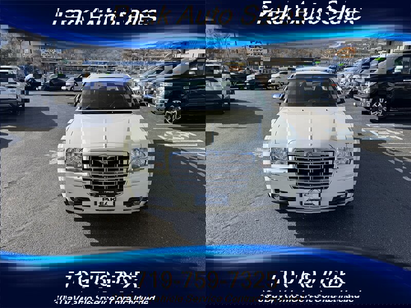 Used 2010 Chrysler 300 Touring image 2