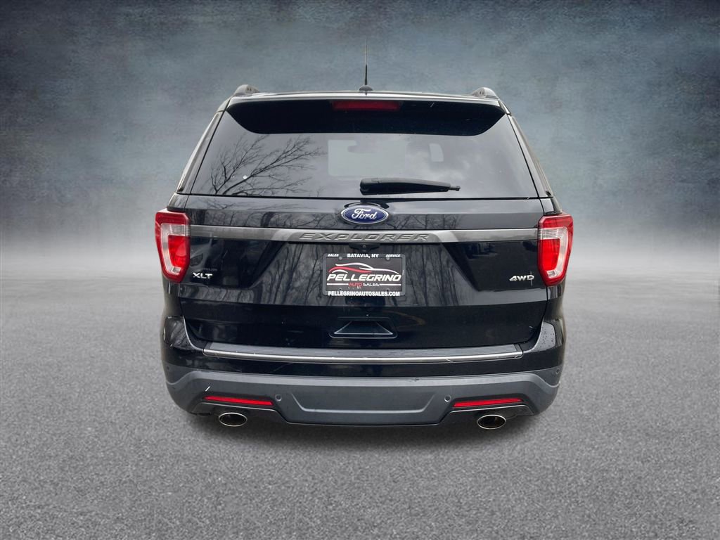 Used 2018 Ford Explorer XLT w/ Equipment Group 202A image 5