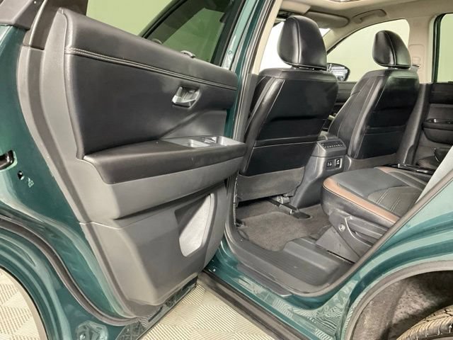 Used 2023 Nissan Pathfinder Platinum AWD/4WD image 17