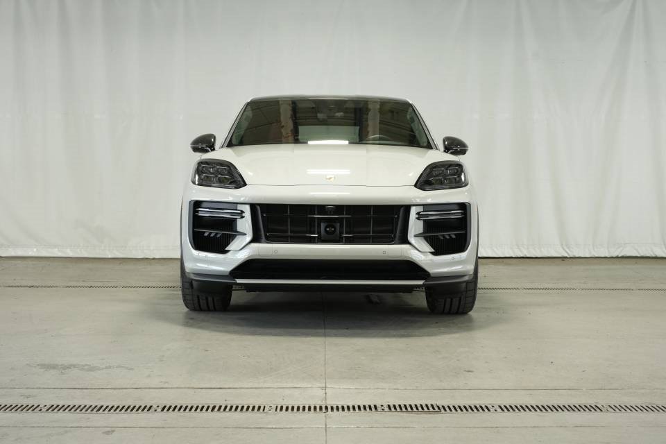 New 2026 Porsche Cayenne Turbo GT image 10