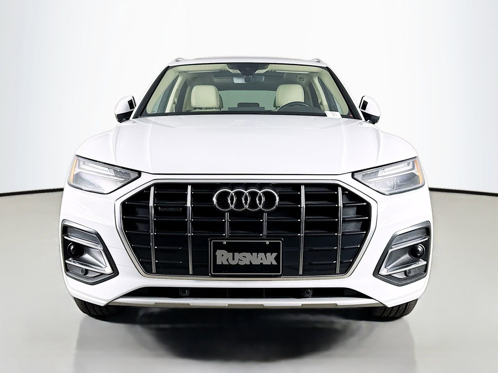 Used 2023 Audi Q5 2.0T Premium w/ Convenience Package image 2