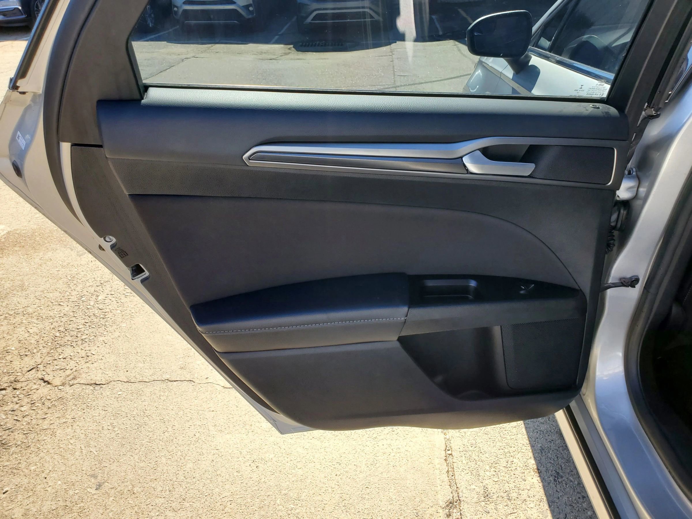 Used 2017 Ford Fusion SE w/ Equipment Group 201A image 20