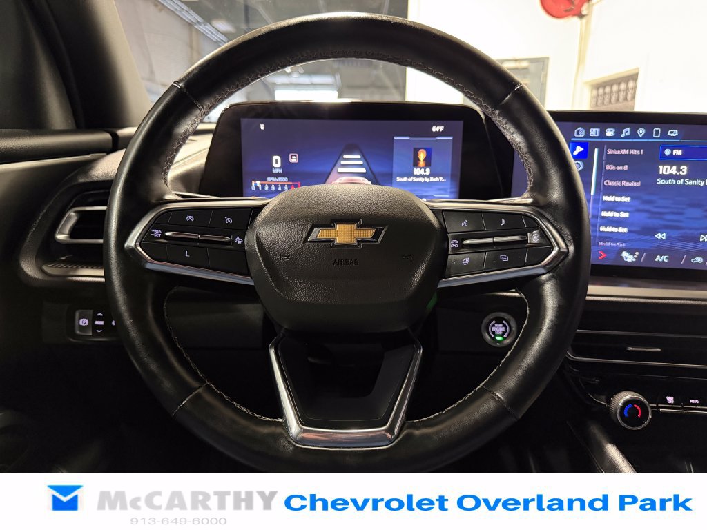 Used 2024 Chevrolet Traverse LT w/ Trailering Package FWD image 12
