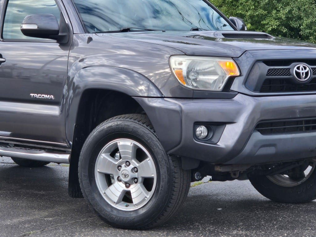 Used 2014 Toyota Tacoma 4x4 Double Cab image 2