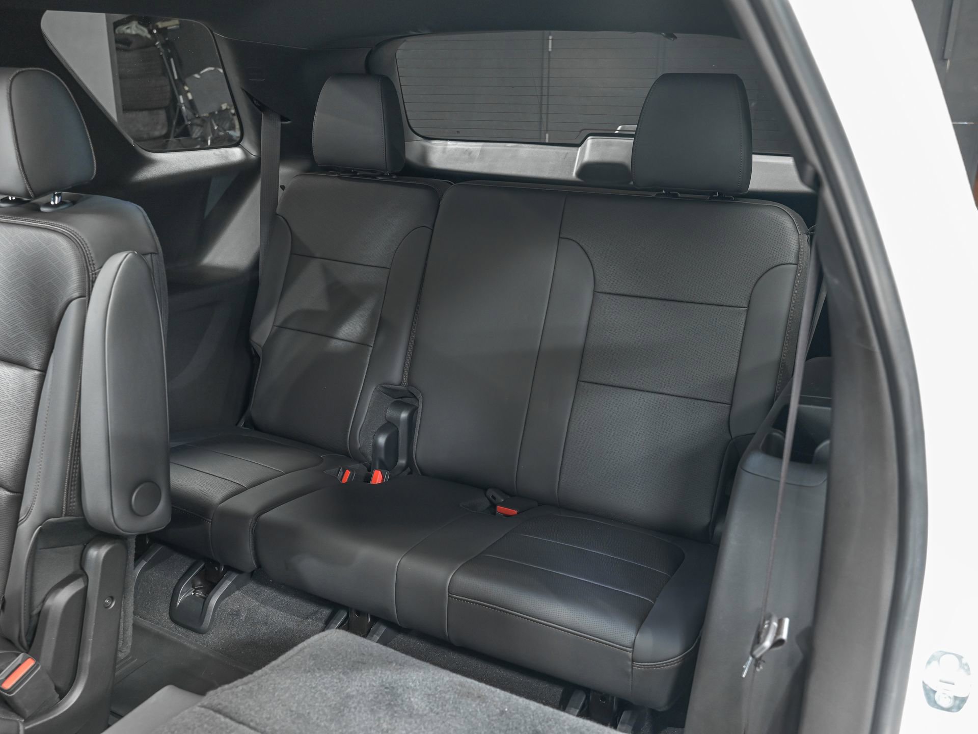 Used 2023 Chevrolet Traverse High Country w/ LPO, Floor Liner Package FWD image 29