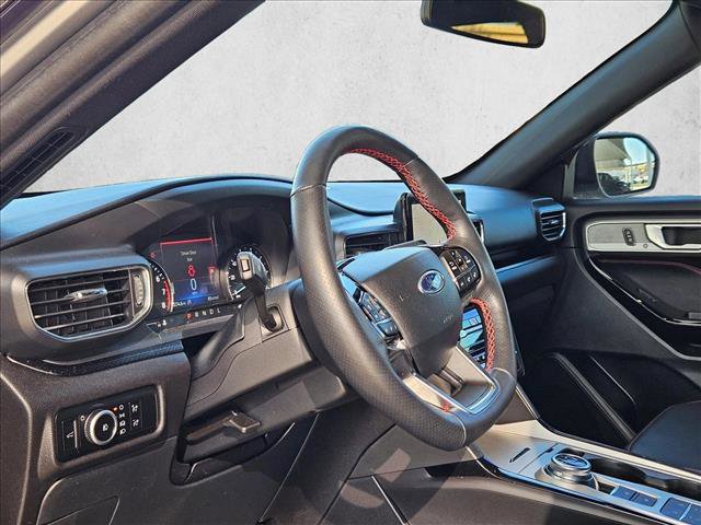 Used 2024 Ford Explorer ST-Line w/ Class IV Trailer Tow Package image 9