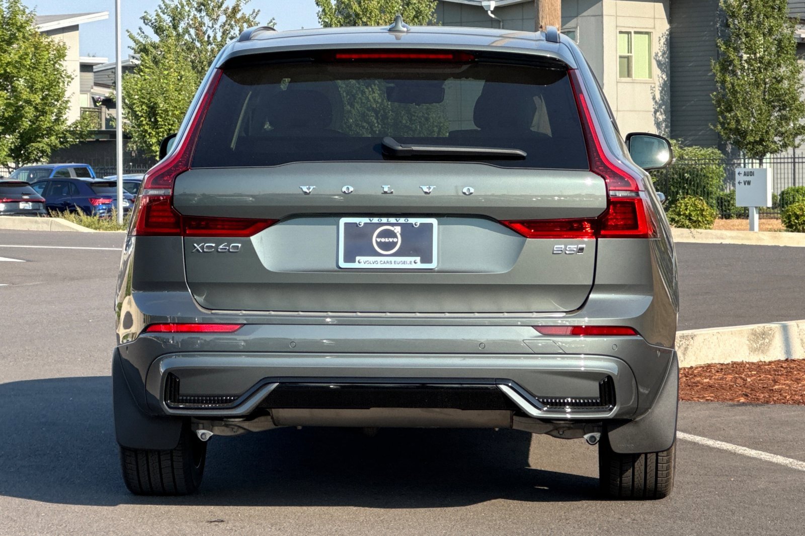 New 2026 Volvo XC60 B5 Ultra w/ Protection Package Premier image 4