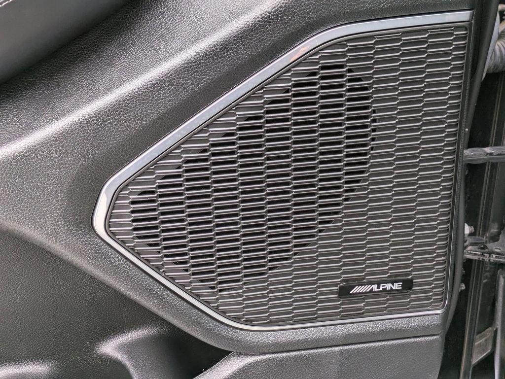 Certified 2022 Jeep Grand Cherokee Overland w/ Luxury Tech Group IV image 12