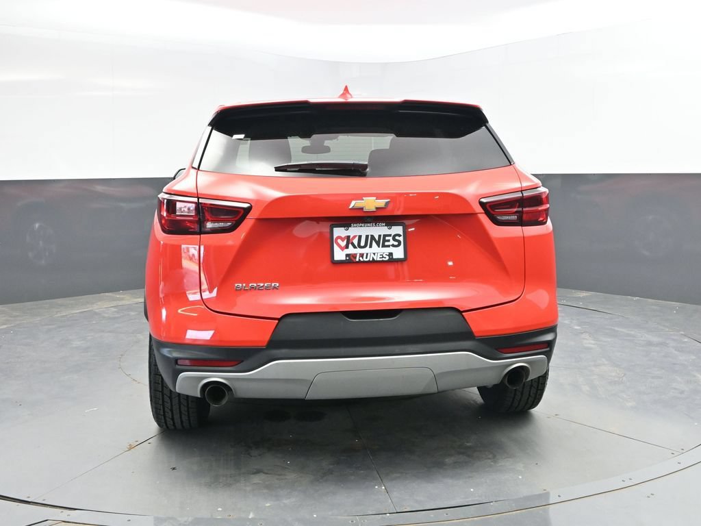Used 2025 Chevrolet Blazer LT FWD image 8