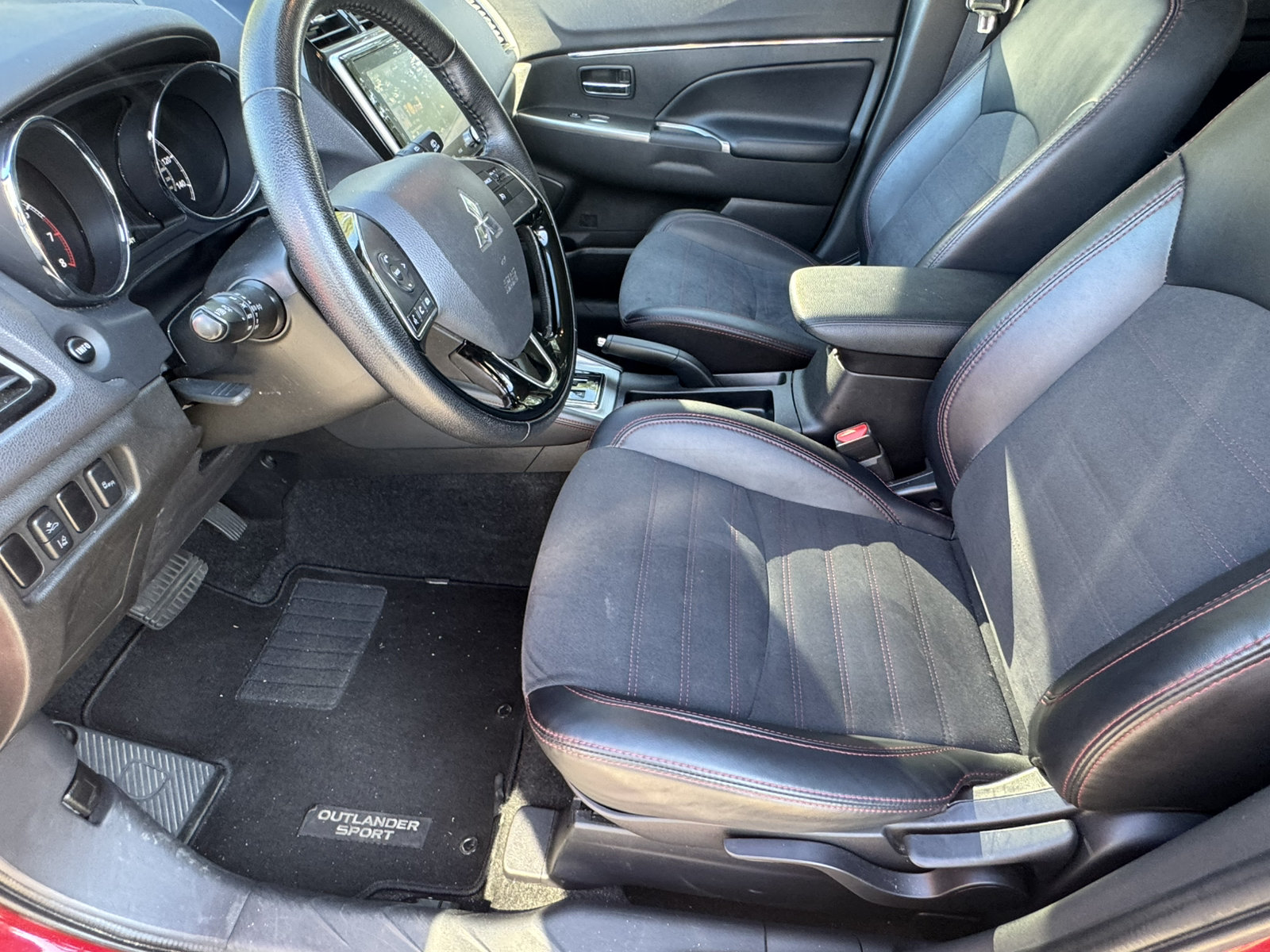 Used 2024 Mitsubishi Outlander Sport SE AWD/4WD image 9