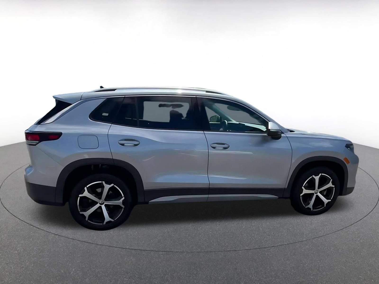 Used 2026 Volkswagen Tiguan SE AWD/4WD image 15