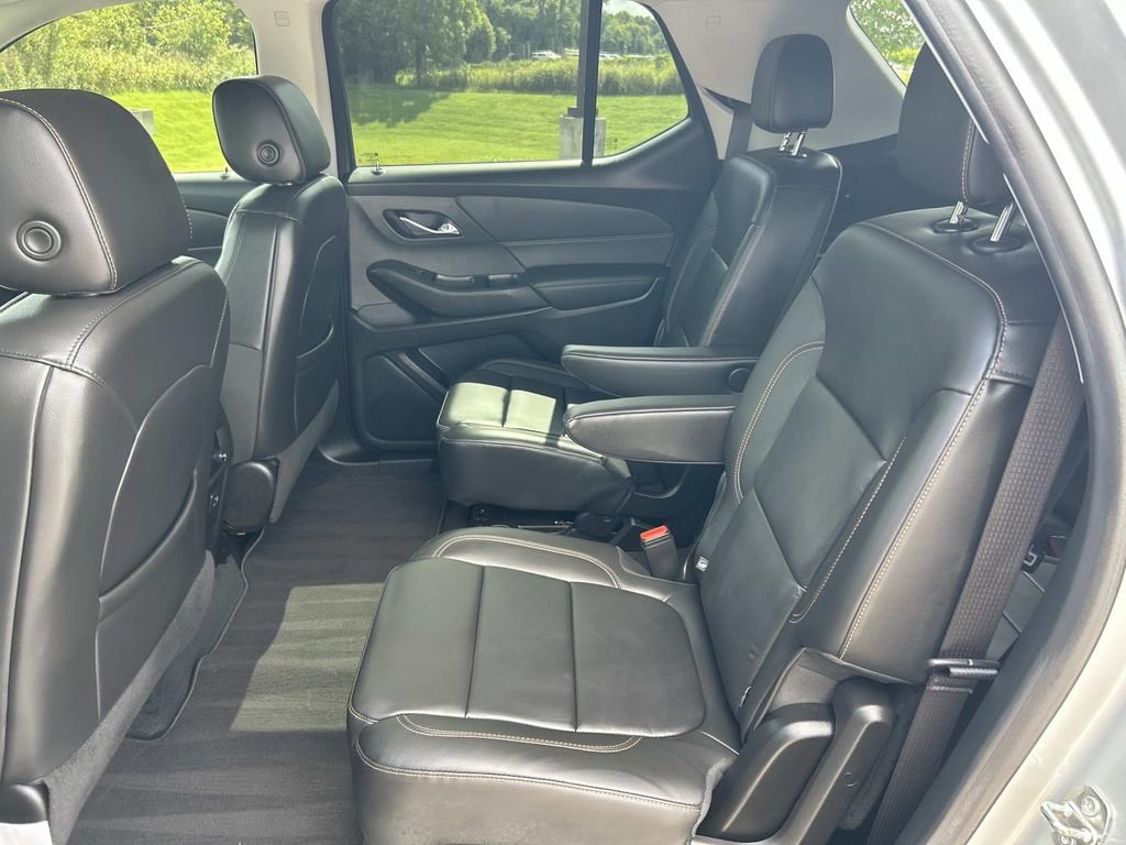 Used 2021 Chevrolet Traverse RS AWD/4WD image 23