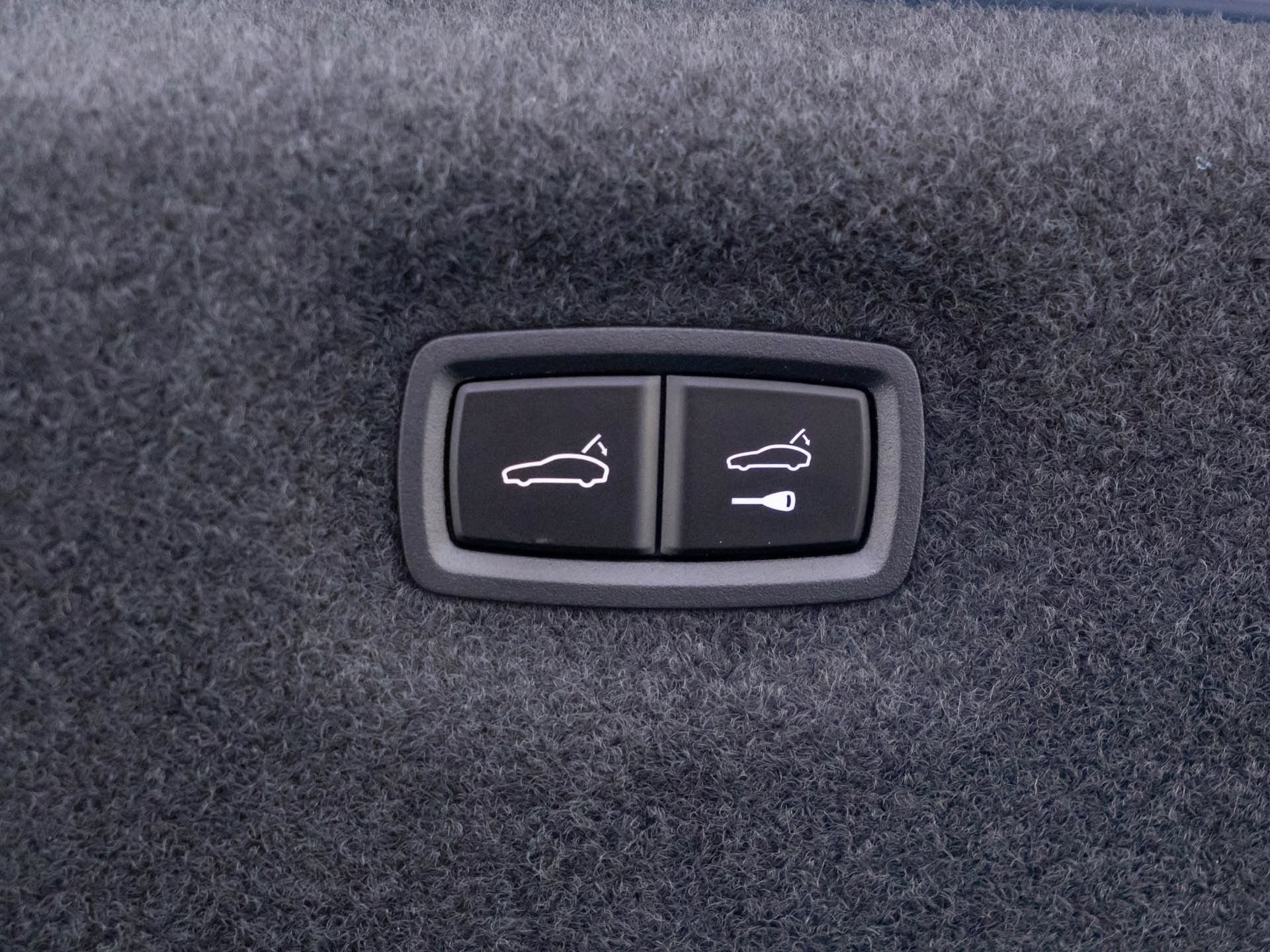 New 2026 Porsche Taycan AWD/4WD image 33