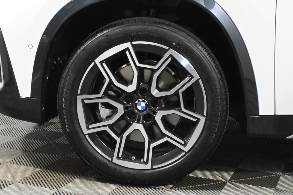 Used 2026 BMW X1 xDrive28i w/ Technology Package image 12