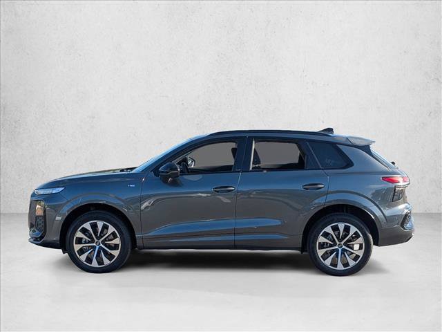 New 2026 Audi Q3 quattro 2.0T w/ Driver Assistance Package AWD/4WD image 8